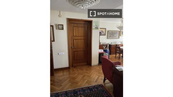 Quarto em apartamento compartilhado em Pamplona