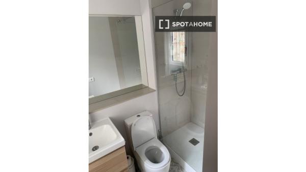 Apartamento de 3 dormitorios en El Raval, Barcelona