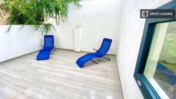 Apartamento entero de 2 dormitorios en Barcelona.