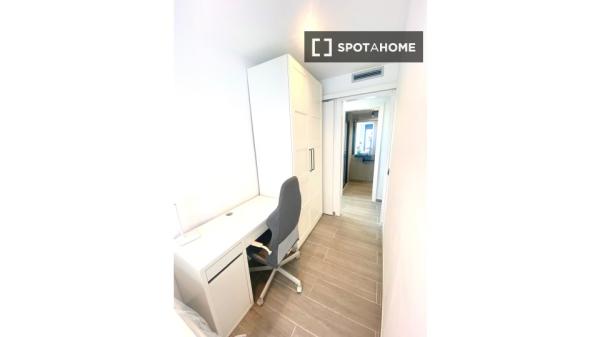 Apartamento entero de 2 dormitorios en Barcelona.