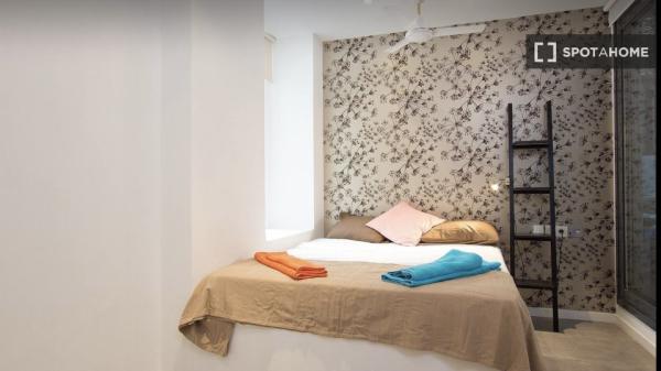 Apartamento entero de 2 dormitorios en Barcelona.