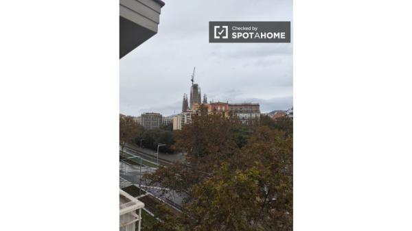 Habitación en apartamento de 4 dormitorios en Eixample Dreta, Barcelona