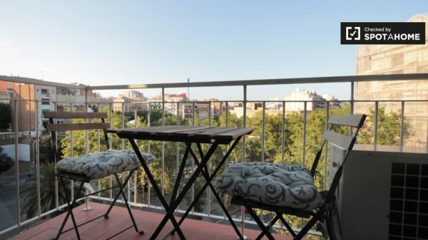 Habitación en apartamento de 4 dormitorios en Eixample Dreta, Barcelona