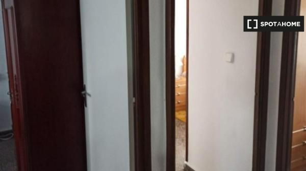 Room for rent in 3-bedroom apartment in Alicante, Alicante