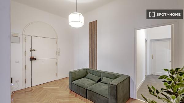 Quarto para alugar em apartamento de 8 quartos em Salamanca, Lisboa