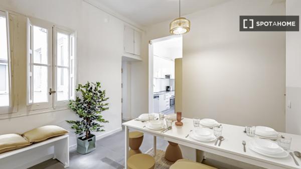 Quarto para alugar em apartamento de 8 quartos em Salamanca, Lisboa