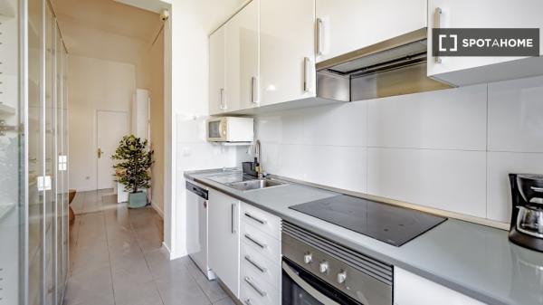 Quarto para alugar em apartamento de 8 quartos em Salamanca, Lisboa