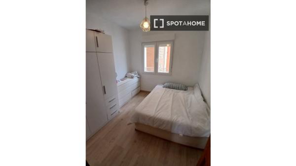 Apartamento de 2 quartos para alugar em Latina, Madrid