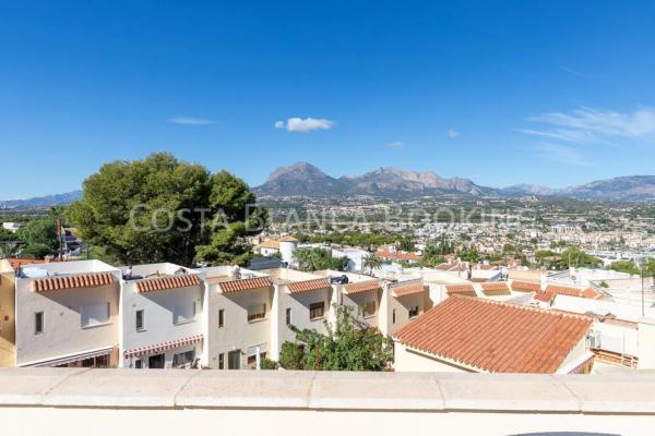 Chalet adosado en calle Badia