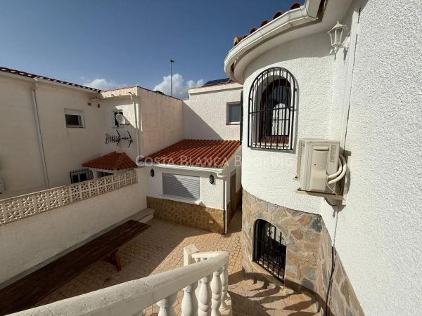 Casa independiente en calle Sierra Morena