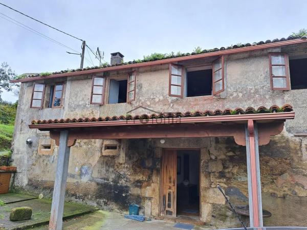 Casa independiente en calle Maial