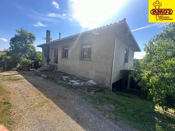 Casa independiente en Lugar Santiso