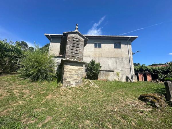 Casa independiente en Lugar Santiso