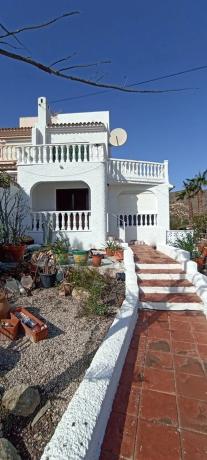 Chalet pareado en calle Altea, 3