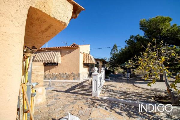 Casa independiente en calle África