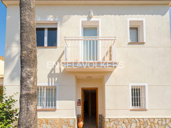 Casa independiente en calle Serra Cortina, 31