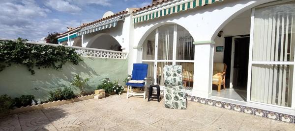 Chalet adosado en calle Pintor Botí, 2