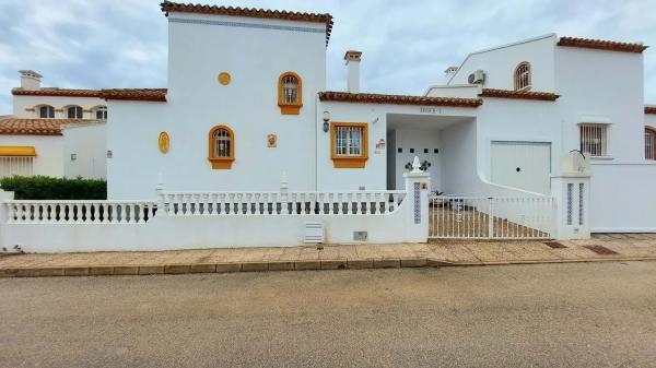 Chalet en Barrio Lomas de Cabo Roig-Los Dolses