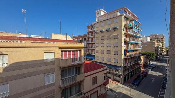 Piso en calle Almirante Antequera