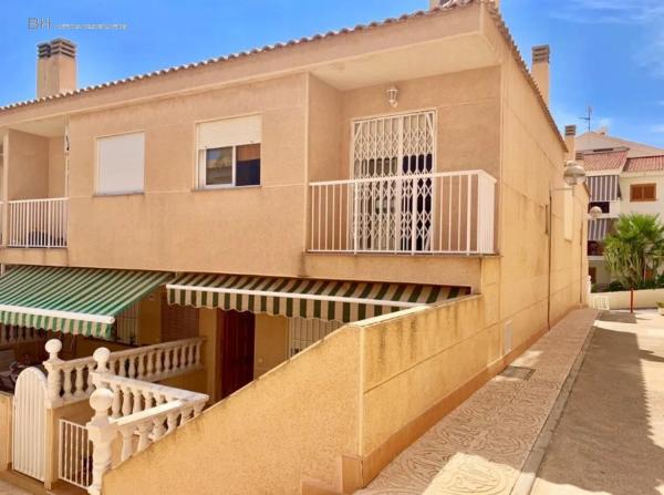 Casa independiente en calle Málaga, 3