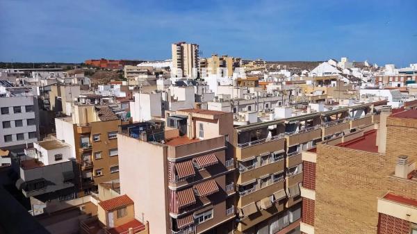 Piso en calle Almirante Antequera