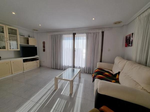 Chalet pareado en avenida Catalanet