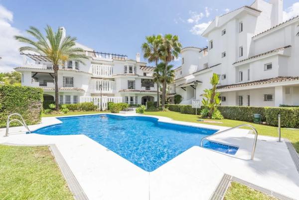 Ático en Urbanización Los Naranjos de Marbella