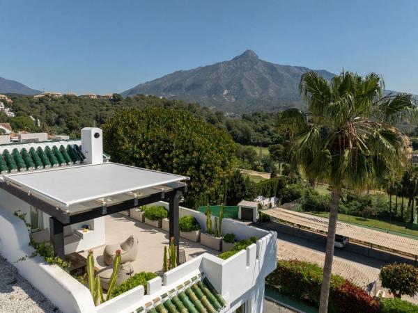 Chalet adosado en calle las Aguilas, 3