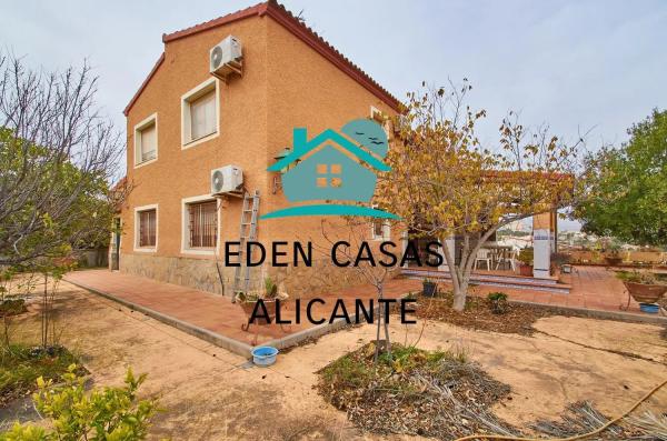 Casa independiente en calle d'Atzúvia