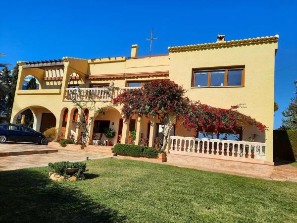 Casa independiente en avenida de la Cova del LLop Marí