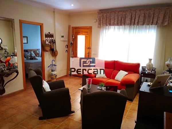 Chalet pareado en calle Creu de Maig