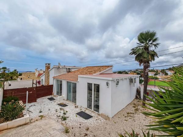 Casa independiente en calle Eurípides, 14