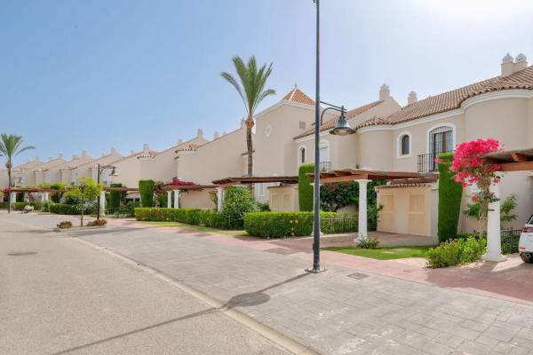 Chalet adosado en avenida de la Gardenia