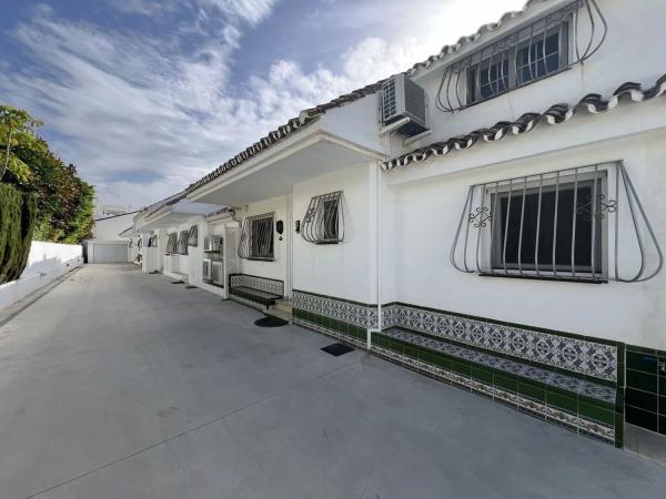 Chalet adosado en calle de la Proa