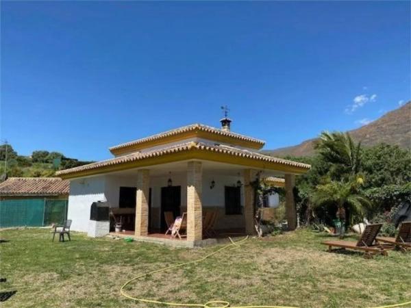 Casa independiente en calle Pilar de Farinós