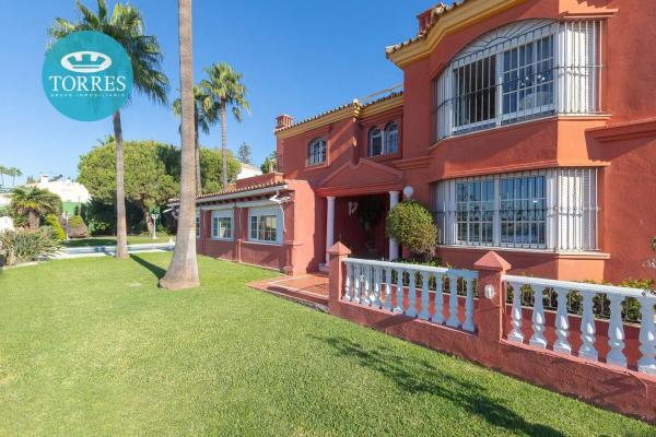 Casa independiente en avenida del Carmen