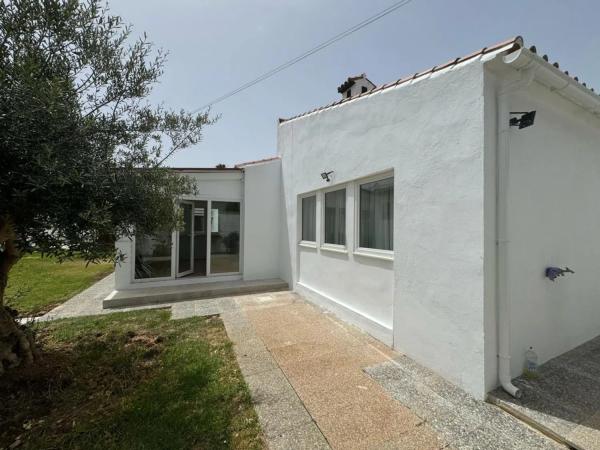 Casa independiente en calle Josefina Samper