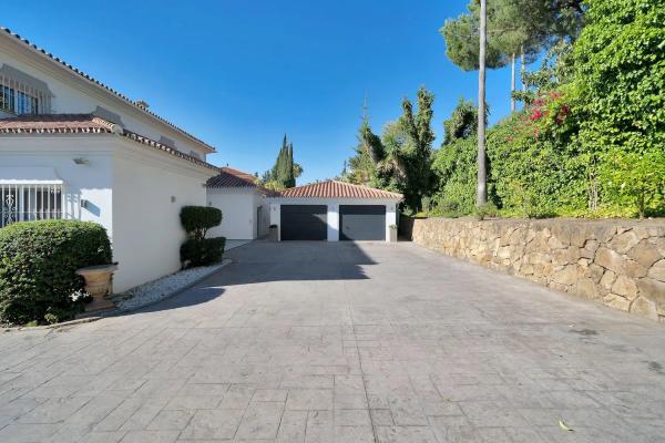 Casa independiente en avenida de la Gardenia