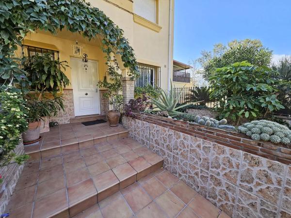 Chalet adosado en calle Río Guadalete