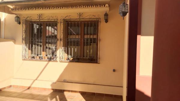 Chalet pareado en calle Antequera