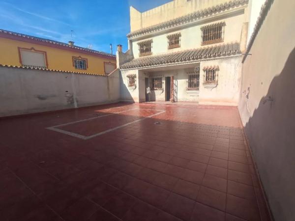 Chalet adosado en avenida Fuengirola, 14