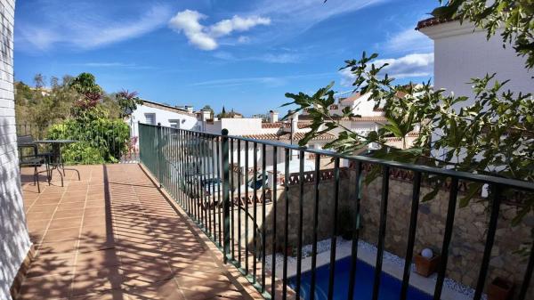 Chalet adosado en avenida de la Hacienda