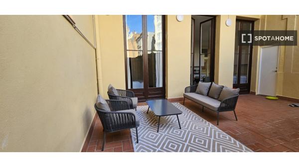 Room for rent in 9-bedroom apartment in Barcelona