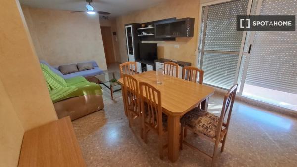 Piso entero de 3 habitaciones en Canet d'en Berenguer