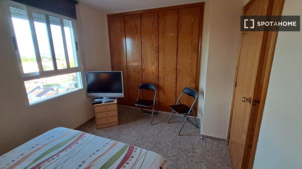 Piso entero de 3 habitaciones en Canet d'en Berenguer