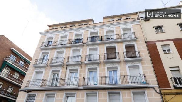 Piso en alquiler de 2 dormitorios en Latina, Madrid