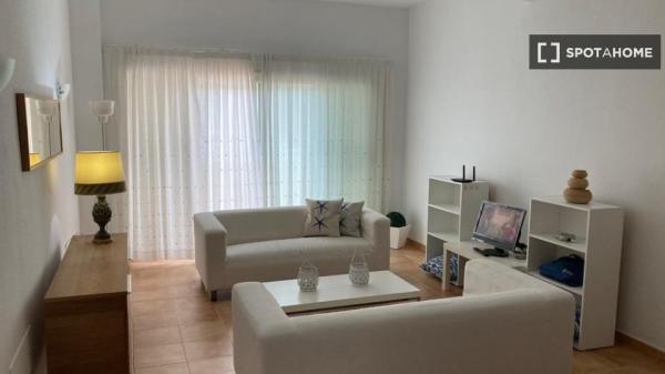 Apartamento de 3 habitaciones en alquiler en Las Salinas