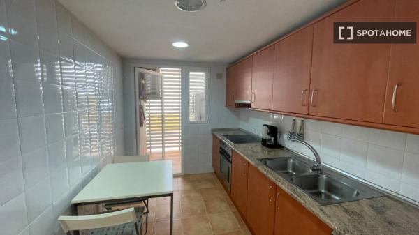 Apartamento de 3 habitaciones en alquiler en Las Salinas