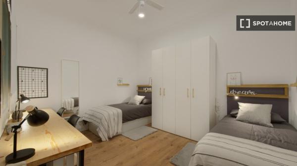 Quarto para alugar em apartamento de 7 quartos em Barcelona