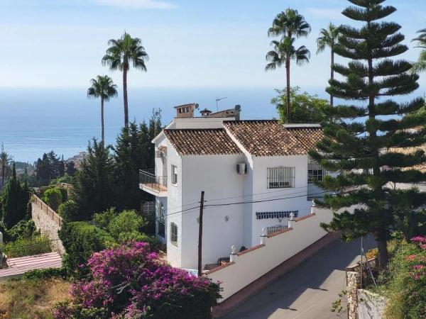 Casa independiente en avenida de la Hacienda